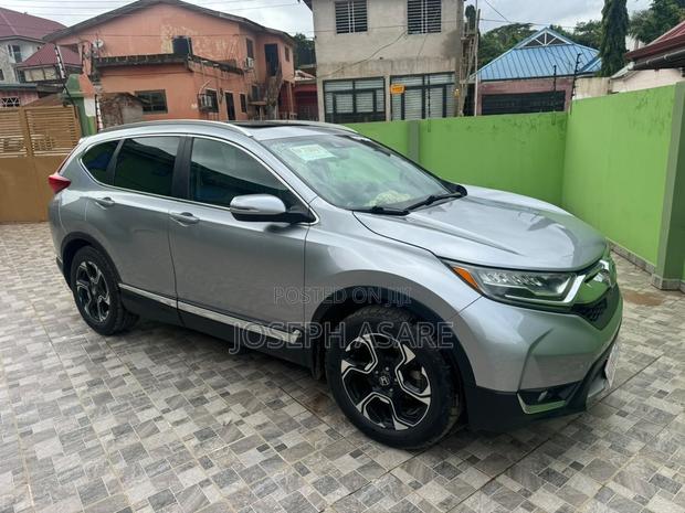 Honda CR-V Touring 4dr SUV (1.5L 4cyl CVT) 2017