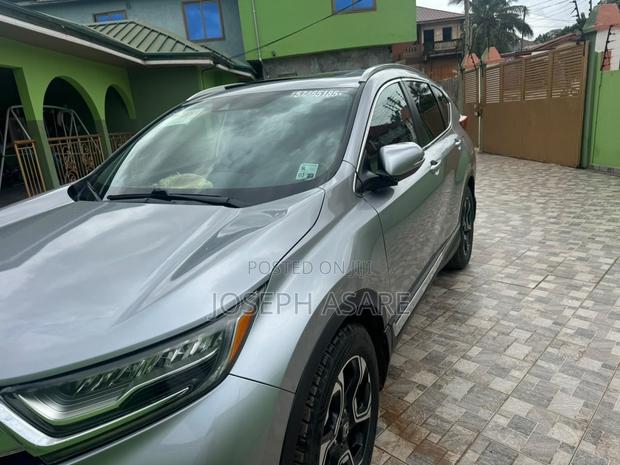 Honda CR-V Touring 4dr SUV (1.5L 4cyl CVT) 2017