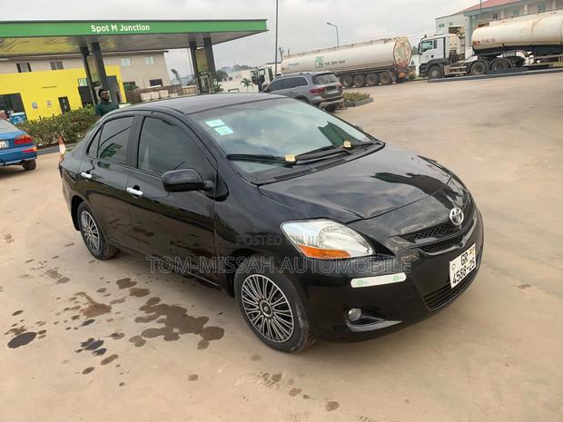 Toyota Yaris 2010 Black