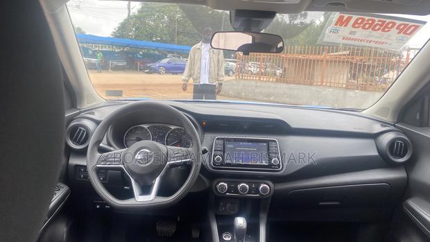 Nissan Kicks 2021 Blue