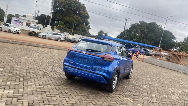 Nissan Kicks 2021 Blue