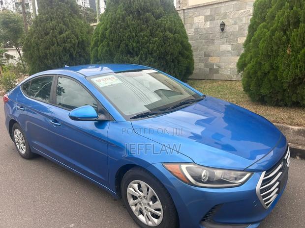 Hyundai Elantra SE Sedan FWD (2.0L 4cyl 6M) 2017 Blue