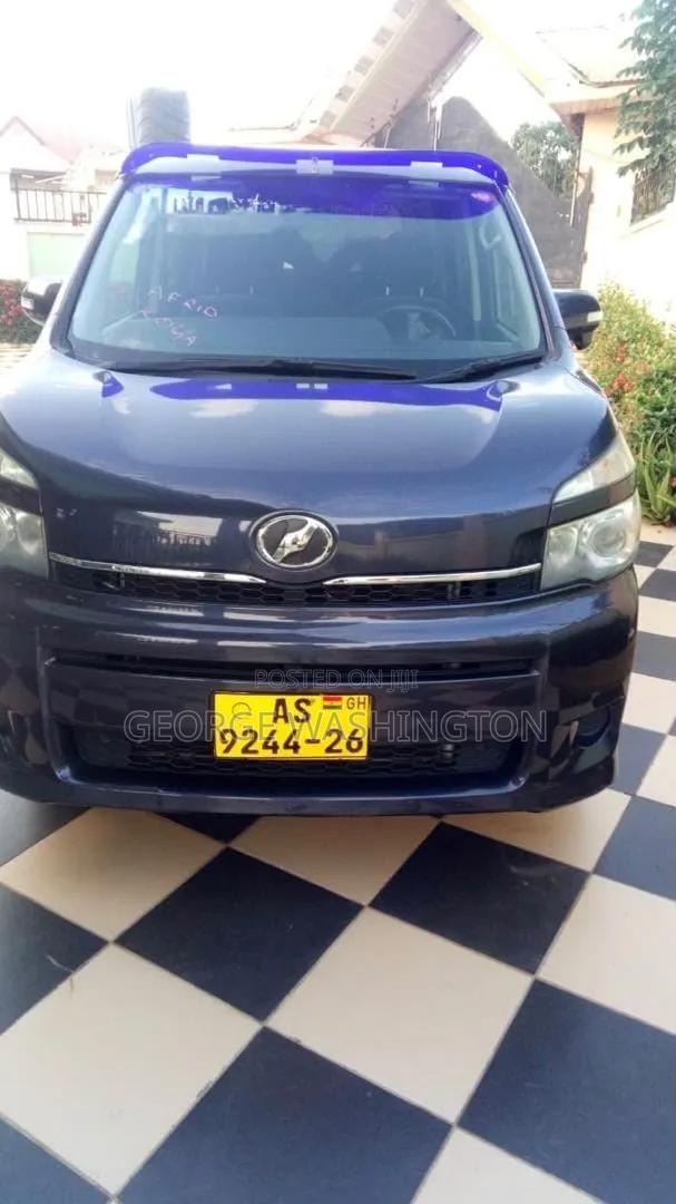 Toyota Voxy 2012 Black