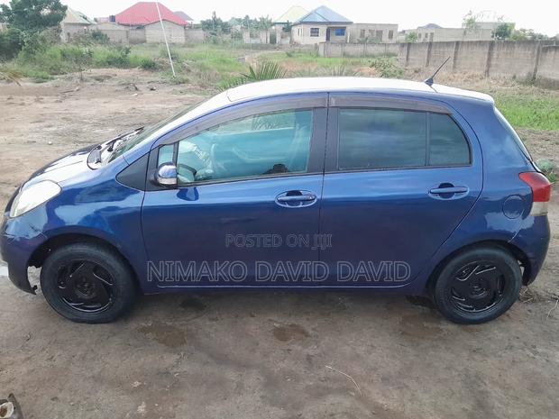 Toyota Vitz 2010 Blue