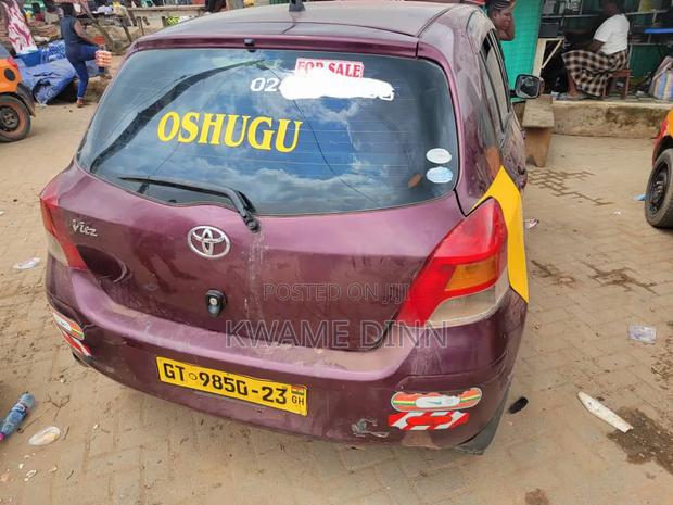 Toyota Vitz 2010 Red