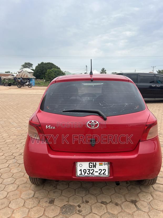 Toyota Vitz 1.5 FWD 5dr 2010 Red