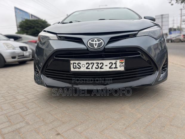 Toyota Corolla LE 4dr Sedan (1.8L 4cyl CVT) 2017 Gray