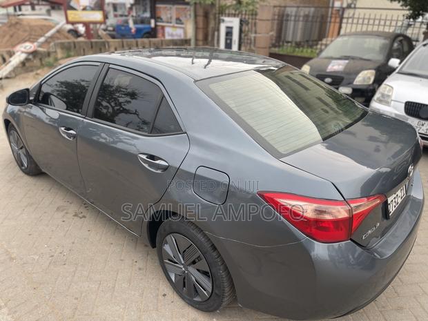 Toyota Corolla LE 4dr Sedan (1.8L 4cyl CVT) 2017 Gray