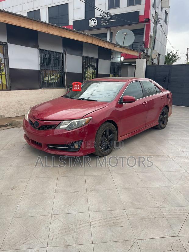Toyota Camry SE 4dr Sedan (2.5L 4cyl 6A) 2012 Red