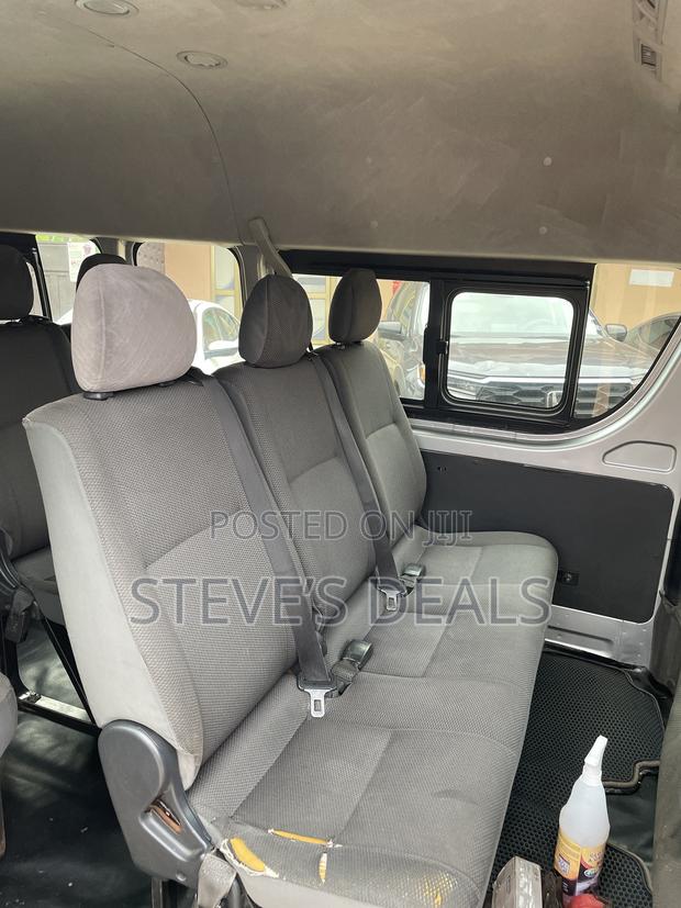 Toyota Grand HiAce 2002 Silver