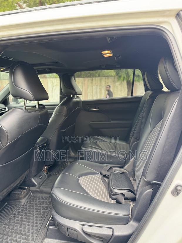 Toyota Highlander XSE AWD 2023 White