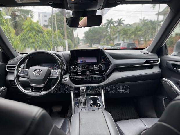 Toyota Highlander XSE AWD 2023 White