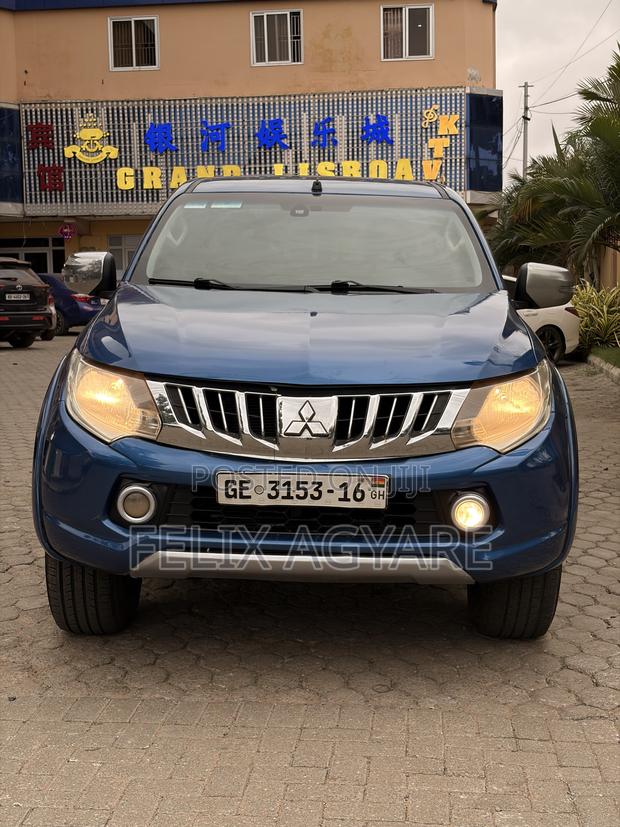 Mitsubishi L200 2016 Blue