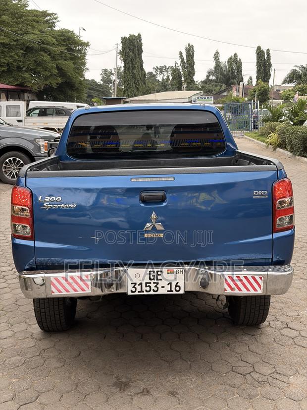 Mitsubishi L200 2016 Blue