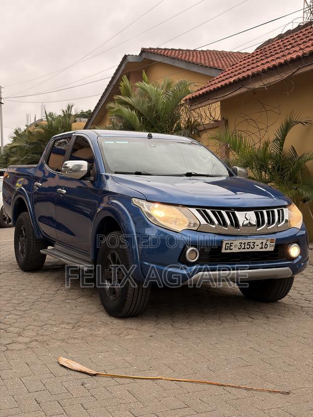 Mitsubishi L200 2016 Blue
