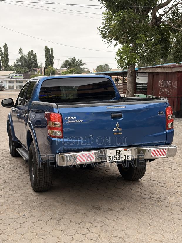 Mitsubishi L200 2016 Blue