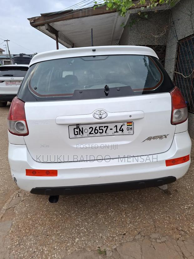 Toyota Matrix 2003 White
