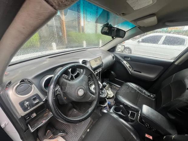 Toyota Matrix 2003 White