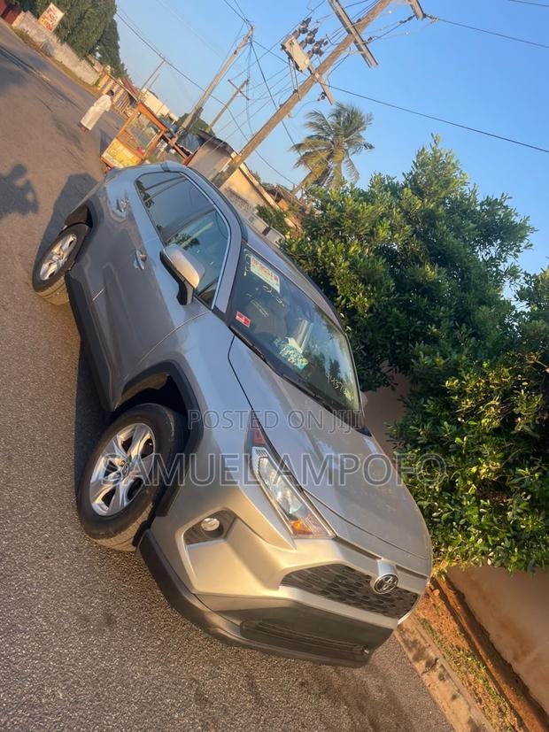 Toyota RAV4 Limited FWD 2020 Gray