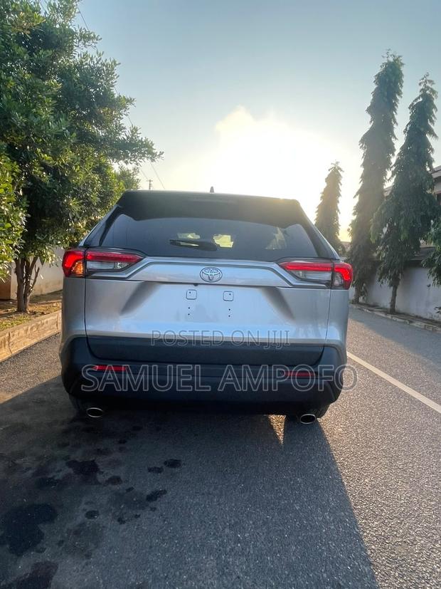 Toyota RAV4 Limited FWD 2020 Gray