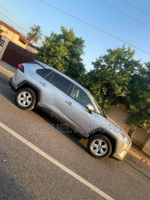 Toyota RAV4 Limited FWD 2020 Gray
