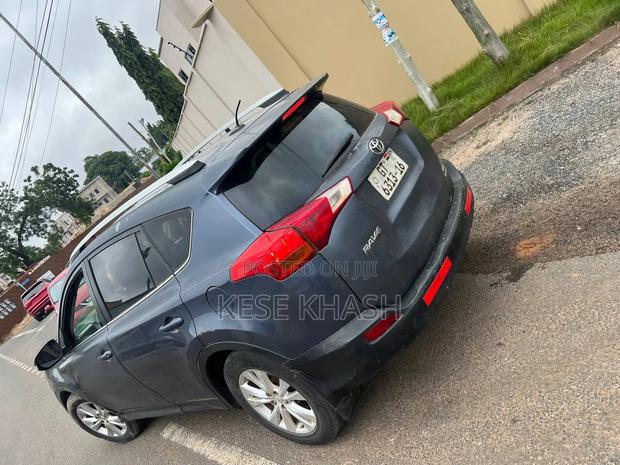 Toyota RAV4 2015