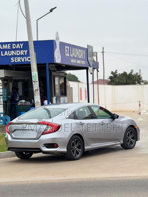 Honda Civic LX Sedan 2018 Silver