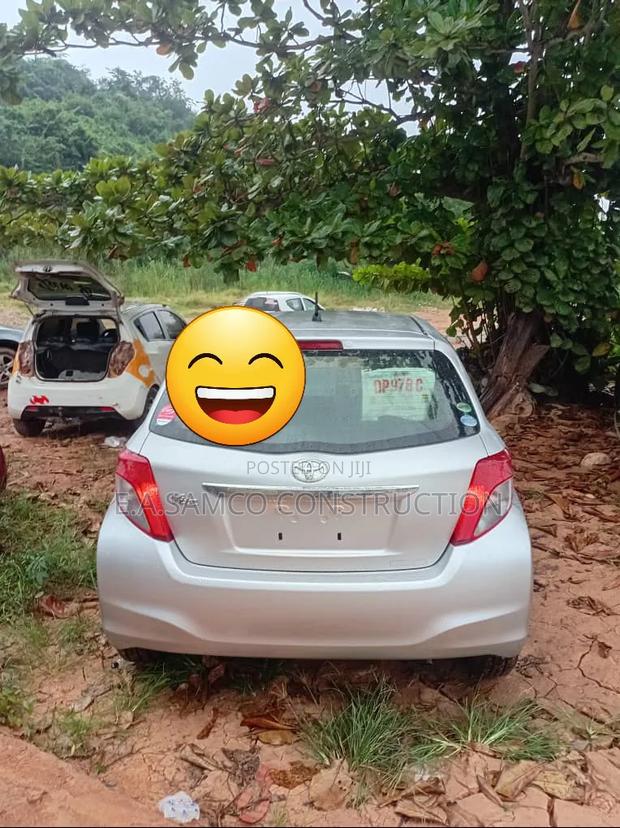 Toyota Vitz 2013 Silver