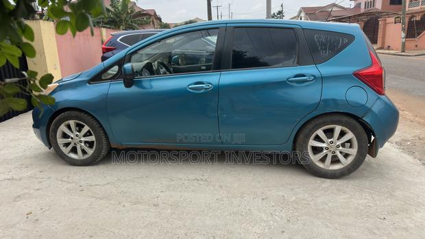Nissan Versa 1.6 SL 2016 Blue