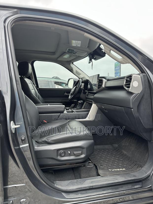 Toyota Tundra Hybrid 2024 Gray