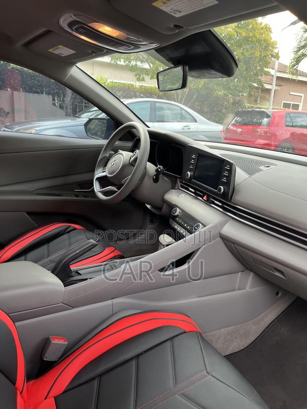 Hyundai Elantra 2023 Red