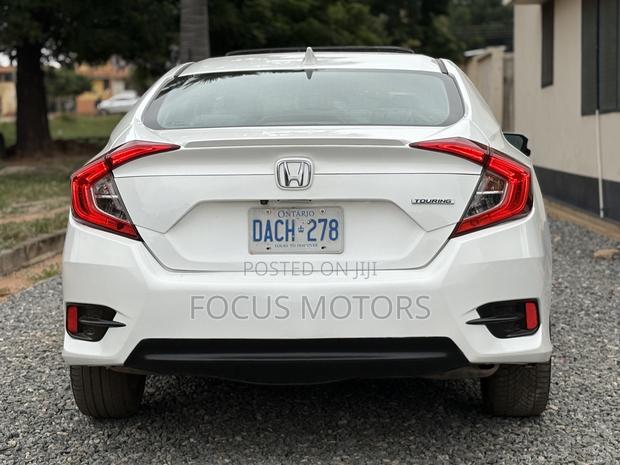 Honda Civic Touring 4dr Sedan (1.5L 4cyl) 2017 White