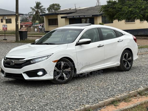 Honda Civic Touring 4dr Sedan (1.5L 4cyl) 2017 White