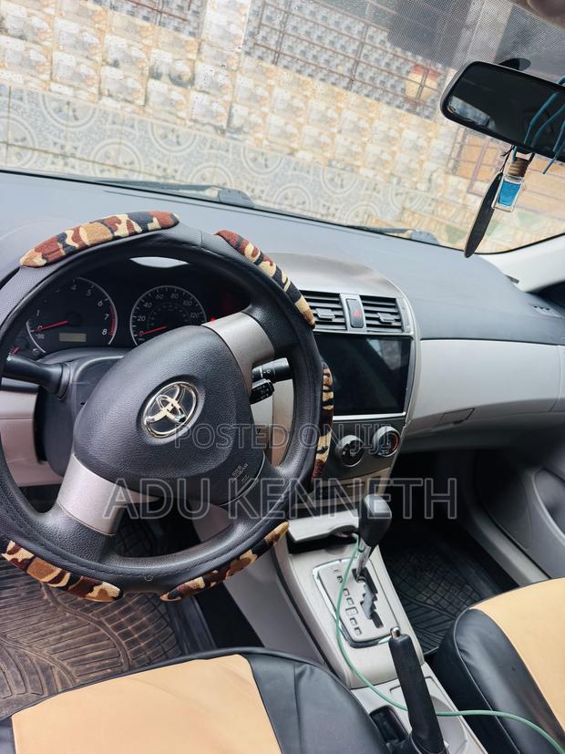 Toyota Corolla LE 4dr Sedan (1.8L 4cyl 4A) 2012 Blue