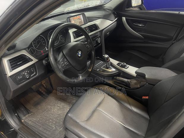 BMW 320i Sedan RWD 2017 Black