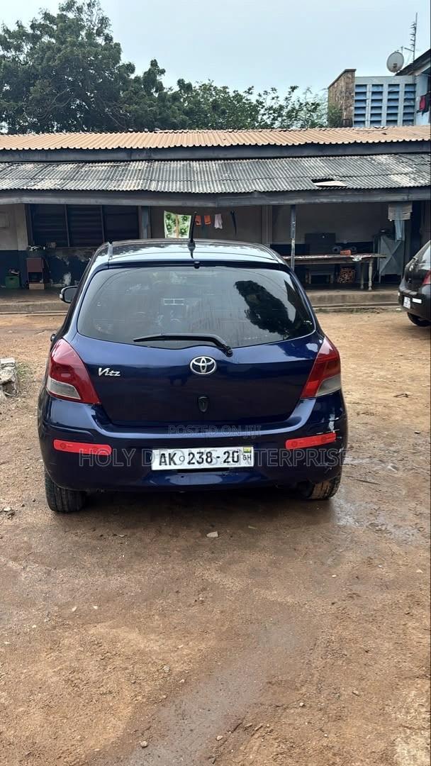 Toyota Vitz 1.3 FWD 5dr 2010 Blue