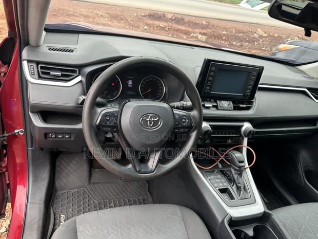 Toyota RAV4 LE AWD 2020 Red