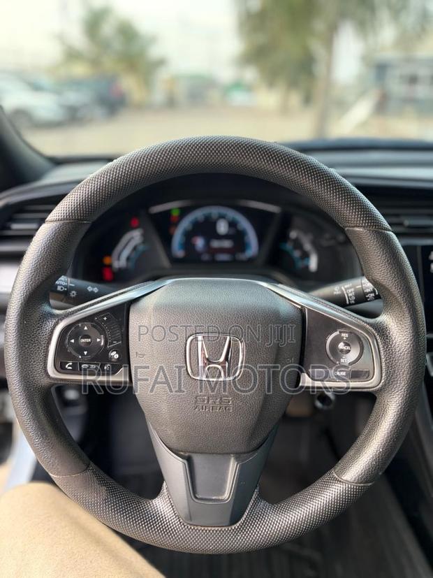 Honda Civic Sport 4dr Hatchback (1.5L 4cyl) 2017 White