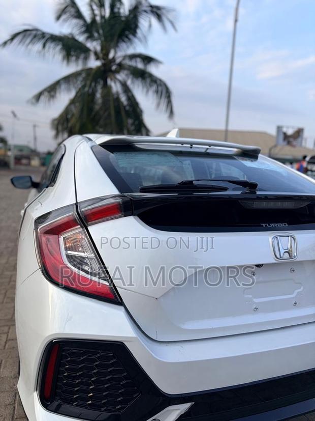 Honda Civic Sport 4dr Hatchback (1.5L 4cyl) 2017 White