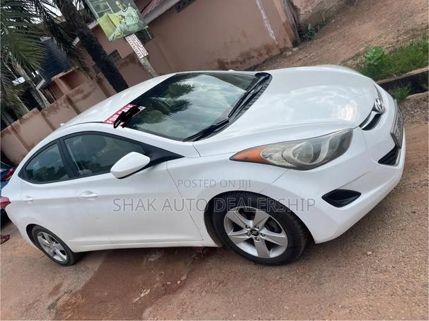 Hyundai Elantra 2013 White