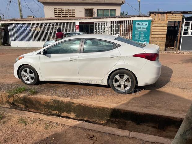 Hyundai Elantra 2013 White