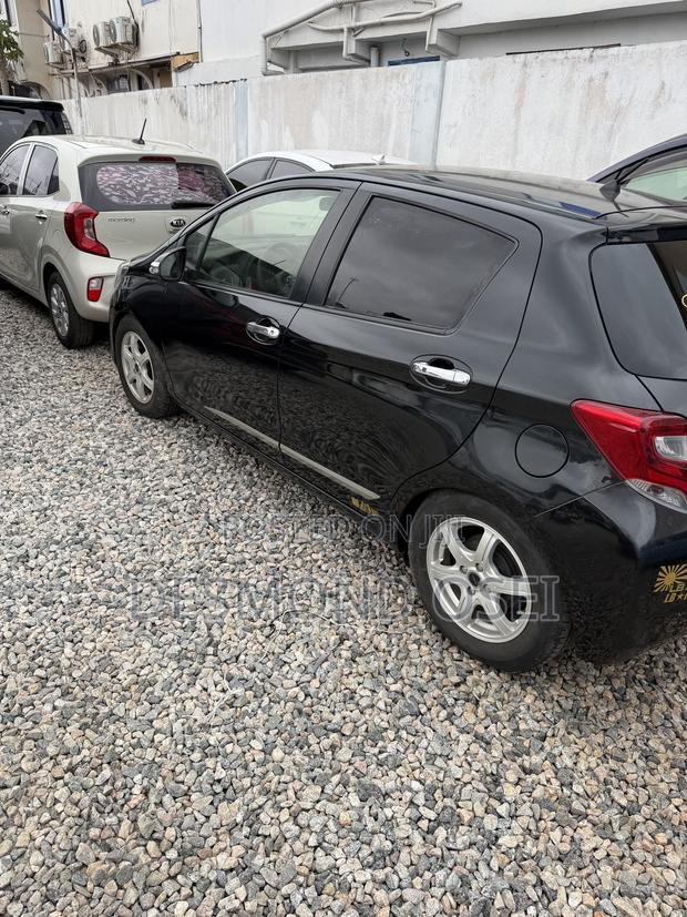 Toyota Vitz 1.5 FWD 5dr 2016 Black