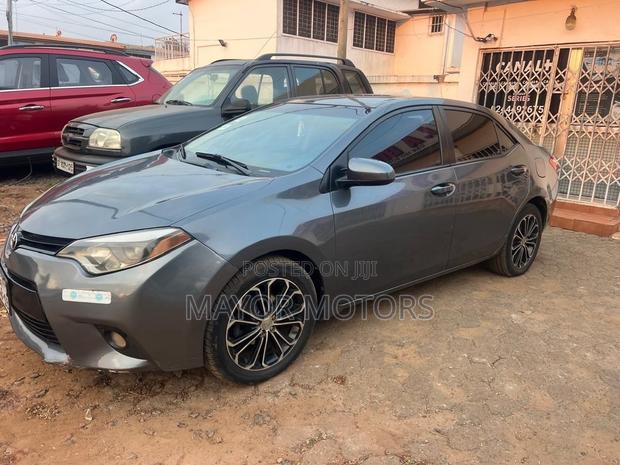 Toyota Corolla LE 4dr Sedan (1.8L 4cyl CVT) 2016 Gray