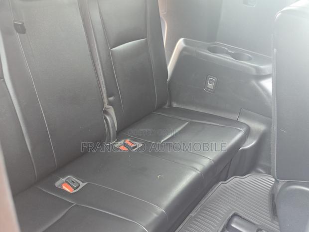 Toyota Highlander XLE 2022 Blue