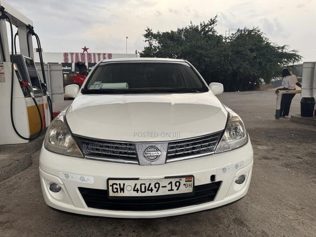 Nissan Versa 2008 White