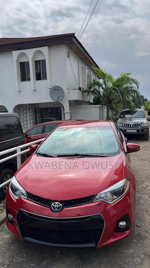 Toyota Corolla 2015 Red