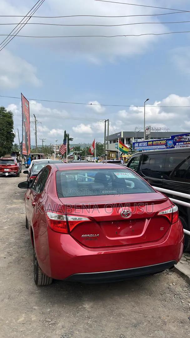 Toyota Corolla 2015 Red