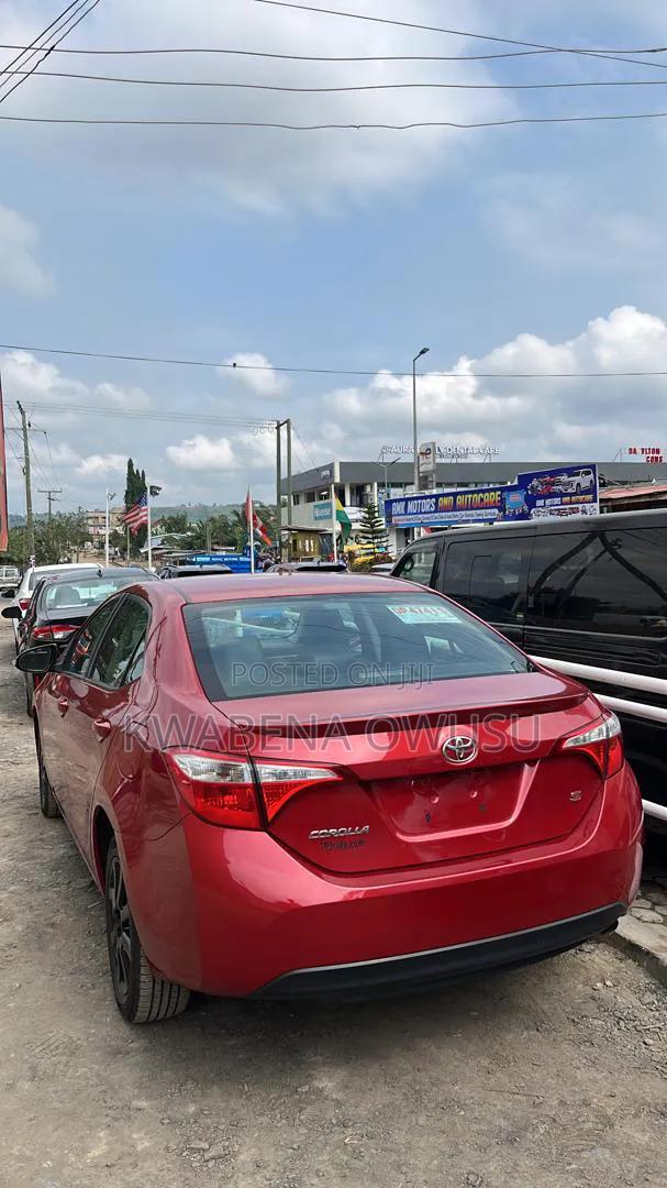 Toyota Corolla 2015 Red