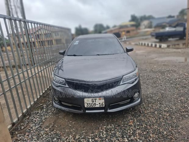 Toyota Camry 2014 Gray