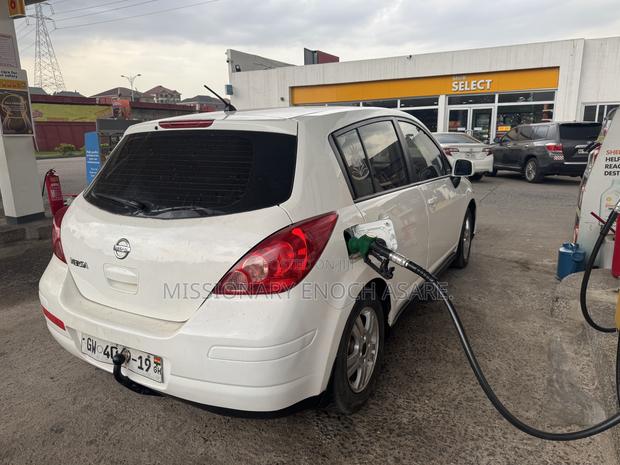 Nissan Versa 2008 White